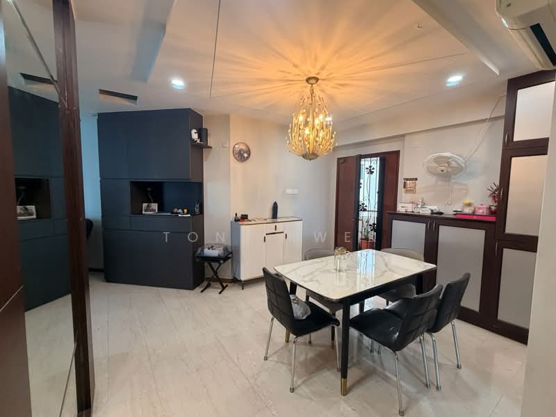 Northoaks, 32 Woodlands Crescent, 3 Bedrooms, 1,292 sqft, Condominium For Sale, by Tony Kwek, 500170707 - Living Room - PropertyGuru.com.sg