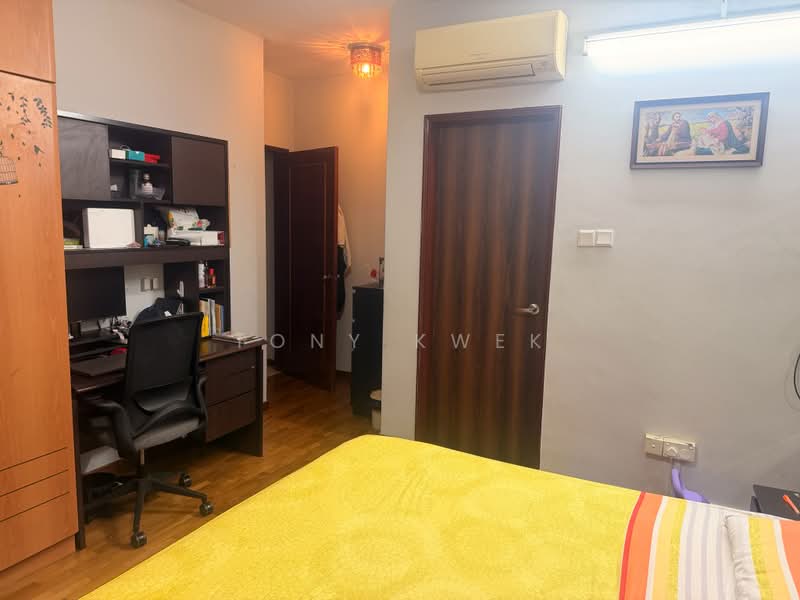 Northoaks, 32 Woodlands Crescent, 3 Bedrooms, 1,292 sqft, Condominium For Sale, by Tony Kwek, 500170707 - Bedroom - PropertyGuru.com.sg