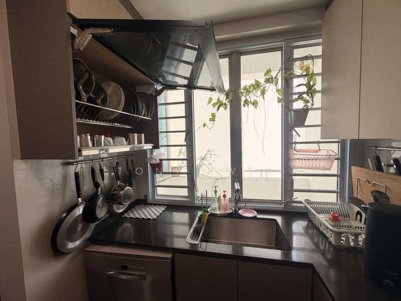 Northoaks, 32 Woodlands Crescent, 3 Bedrooms, 1,292 sqft, Condominium For Sale, by Tony Kwek, 500170707 - Kitchen - PropertyGuru.com.sg