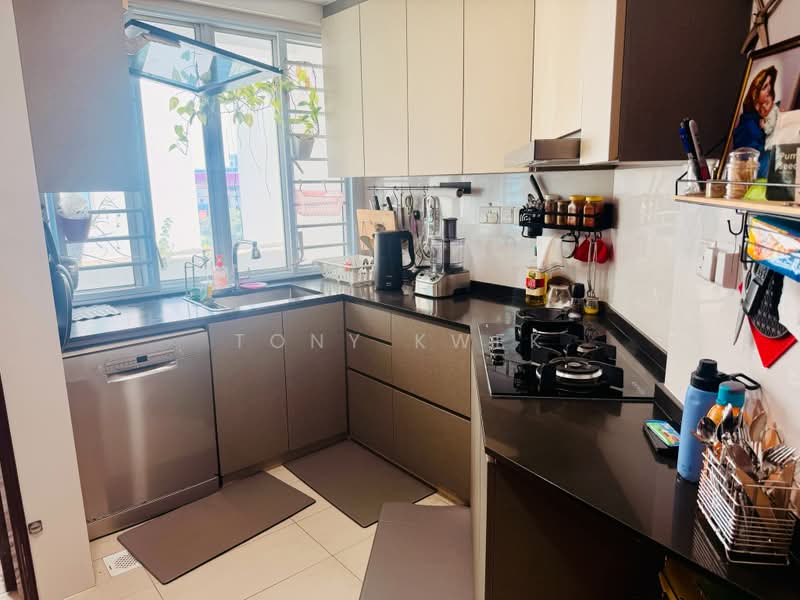 Northoaks, 32 Woodlands Crescent, 3 Bedrooms, 1,292 sqft, Condominium For Sale, by Tony Kwek, 500170707 - Kitchen - PropertyGuru.com.sg