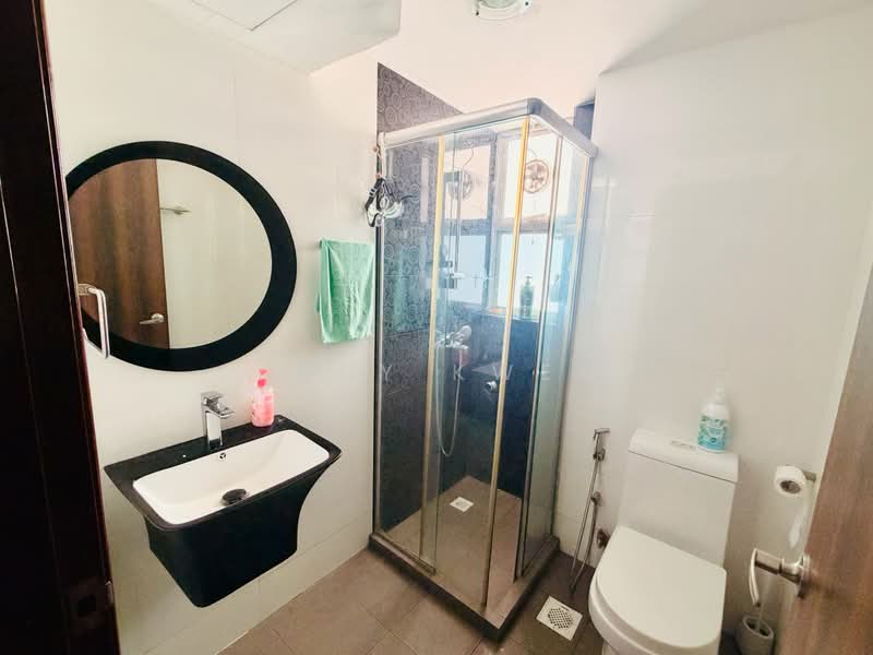 Northoaks, 32 Woodlands Crescent, 3 Bedrooms, 1,292 sqft, Condominium For Sale, by Tony Kwek, 500170707 - Bathroom - PropertyGuru.com.sg