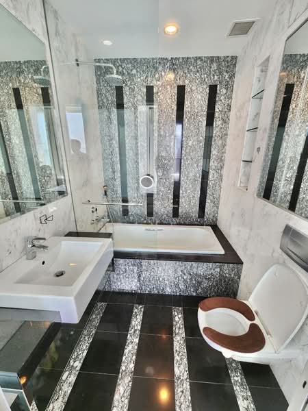 The Metz, 83 Devonshire Road, 1 Bedroom, 581 sqft, Condominium For Rent, by Corrine Lee, 500170718 - Bathroom - PropertyGuru.com.sg