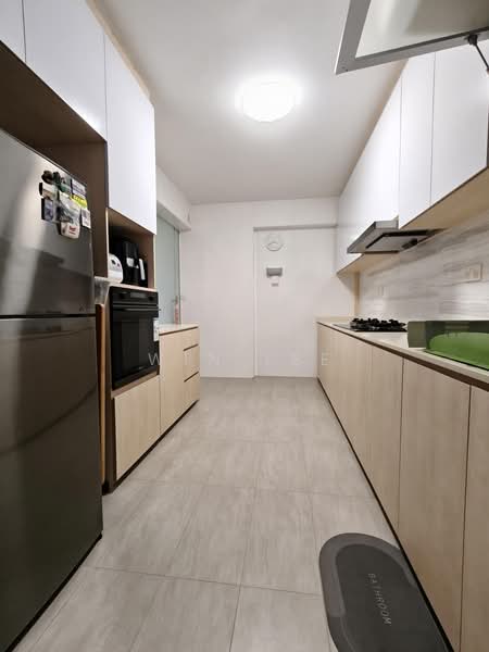 876C Tampines Avenue 8, 876C Tampines Avenue 8, 3 Bedrooms, 1,216 sqft, HDB Flat For Sale, by Win Lee, 500170736 - Enclosed kitchen with yard - PropertyGuru.com.sg