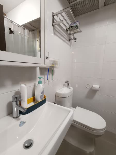 876C Tampines Avenue 8, 876C Tampines Avenue 8, 3 Bedrooms, 1,216 sqft, HDB Flat For Sale, by Win Lee, 500170736 - Bathroom - PropertyGuru.com.sg