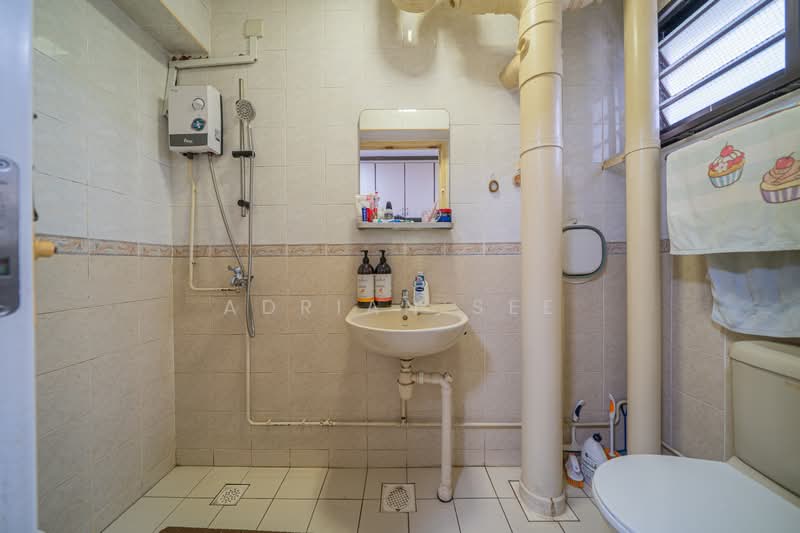 305A Anchorvale Link, 305A Anchorvale Link, 3 Bedrooms, 1,184 sqft, HDB Flat For Sale, by Adrian See, 500170753 - Bathroom - PropertyGuru.com.sg
