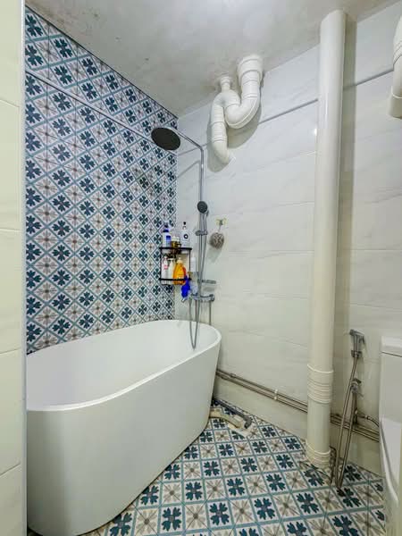 414 Commonwealth Avenue West, 414 Commonwealth Avenue West, 3 Bedrooms, 1,345 sqft, HDB Flat For Sale, by JX Kang, 500170759 - Bathroom - PropertyGuru.com.sg