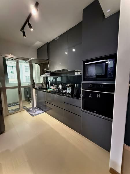 406C Northshore Drive, 406C Northshore Drive, 3 Bedrooms, 1,012 sqft, HDB Flat For Sale, by Azi Rahman, 500170762 - Kitchen - PropertyGuru.com.sg