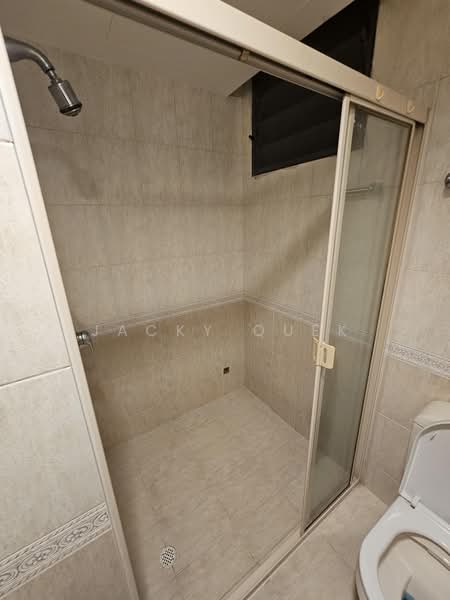 East Meadows, 32 Tanah Merah Kechil Road, Room Rental, 100 sqft, Condominium For Rent, by Jacky Quek, 500170767 - Bathroom - PropertyGuru.com.sg