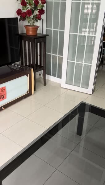 Parkview Apartments, 1 Bukit Batok Street 25, 3 Bedrooms, 1,087 sqft, Condominium For Rent, by Joyce Ng, 500170775 - Living Room - PropertyGuru.com.sg