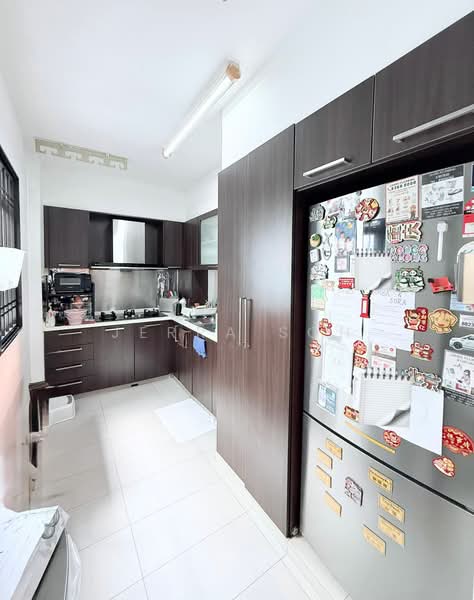 272B Jurong West Street 24, 272B Jurong West Street 24, 3 Bedrooms, 1,206 sqft, HDB Flat For Sale, by Jerra Soh, 500170776 - Kitchen - PropertyGuru.com.sg
