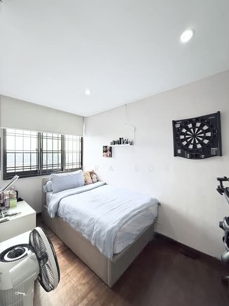 272B Jurong West Street 24, 272B Jurong West Street 24, 3 Bedrooms, 1,206 sqft, HDB Flat For Sale, by Jerra Soh, 500170776 - Bedroom - PropertyGuru.com.sg