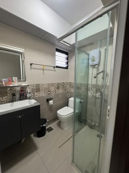 28C Dover Crescent, 28C Dover Crescent, Room Rental, 116 sqft, HDB Flat For Rent, by Ronald Lee, 500170778 - Bathroom exclusive for Tenant - PropertyGuru.com.sg