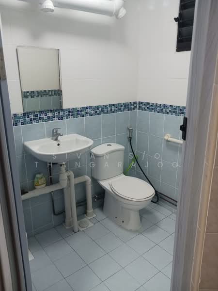 113 Potong Pasir Avenue 1, 113 Potong Pasir Avenue 1, Room Rental, 100 sqft, HDB Flat For Rent, by Sivan S/O Thangarajoo, 500170805 - Common Toilet - PropertyGuru.com.sg