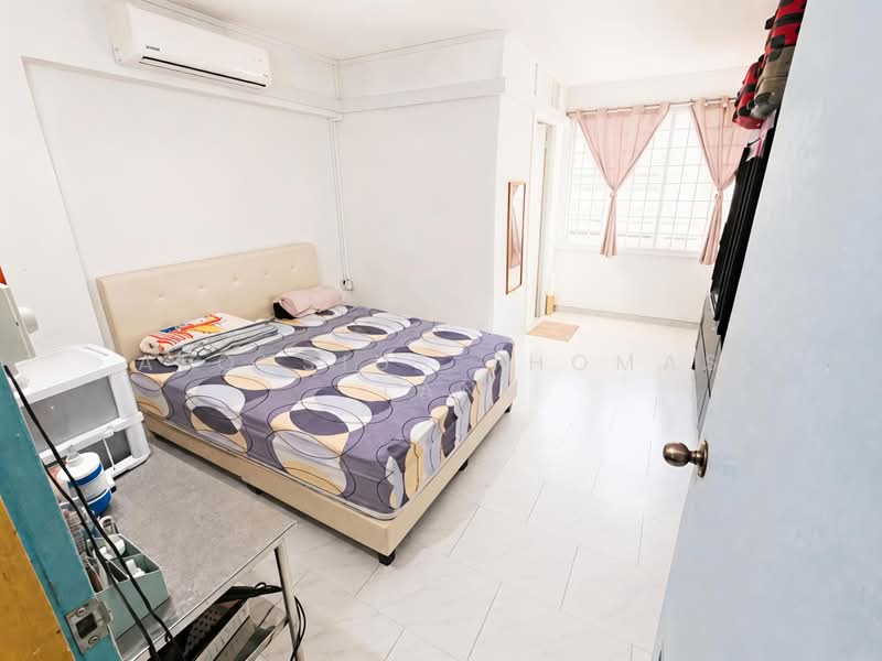 213 Petir Road, 213 Petir Road, 3 Bedrooms, 1,119 sqft, HDB Flat For Sale, by Aloysius Thomas Tan, 500170817 - Bedroom - PropertyGuru.com.sg