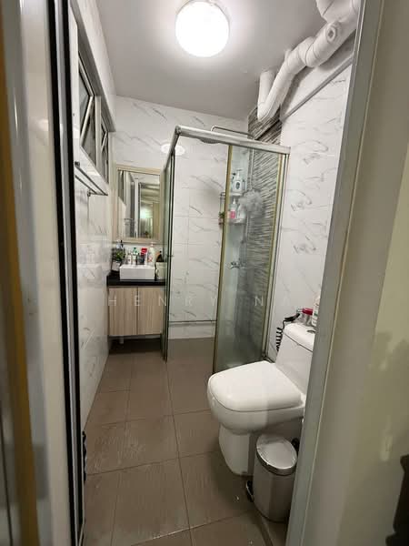 325 Bukit Batok Street 33, 325 Bukit Batok Street 33, 3 Bedrooms, 903 sqft, HDB Flat For Sale, by Henry Na, 500170824 - Bathroom - PropertyGuru.com.sg