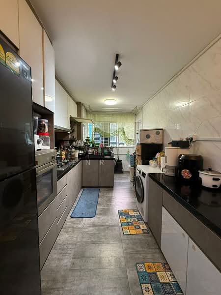325 Bukit Batok Street 33, 325 Bukit Batok Street 33, 3 Bedrooms, 903 sqft, HDB Flat For Sale, by Henry Na, 500170824 - Kitchen - PropertyGuru.com.sg