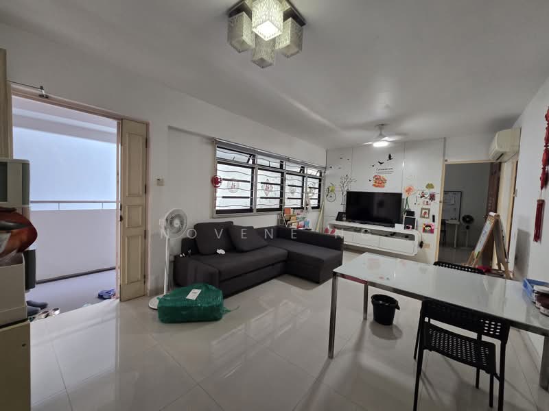 691A Choa Chu Kang Crescent, 691A Choa Chu Kang Crescent, 3 Bedrooms, 969 sqft, HDB Flat For Sale, by Novene Ng, 500170827 - Living Room - PropertyGuru.com.sg