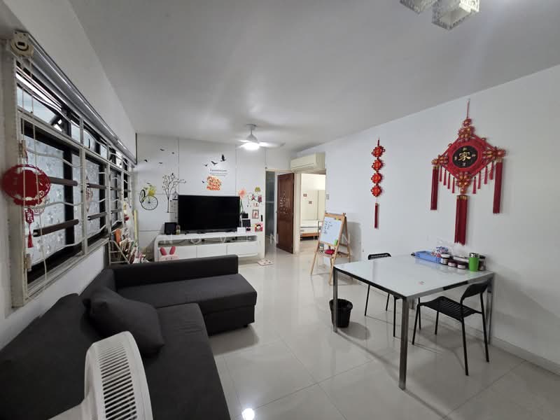691A Choa Chu Kang Crescent, 691A Choa Chu Kang Crescent, 3 Bedrooms, 969 sqft, HDB Flat For Sale, by Novene Ng, 500170827 - Living Room - PropertyGuru.com.sg