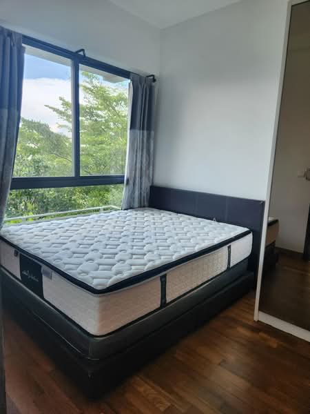 2 Bedroom Breezy Condo near MRT, , 2 Bedrooms, 506 sqft, Condominium For Rent, by Ellouisa Chen (Elle Chen), 500170846 - Bedroom - PropertyGuru.com.sg