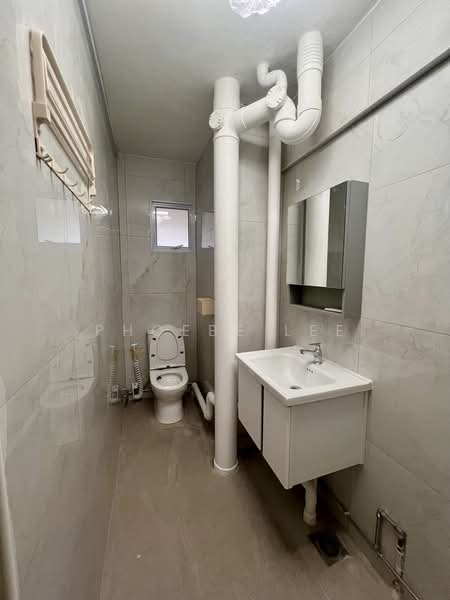 405 Jurong West Street 42, 405 Jurong West Street 42, Room Rental, 150 sqft, HDB Flat For Rent, by Phoebe Lee, 500170861 - Bathroom - PropertyGuru.com.sg