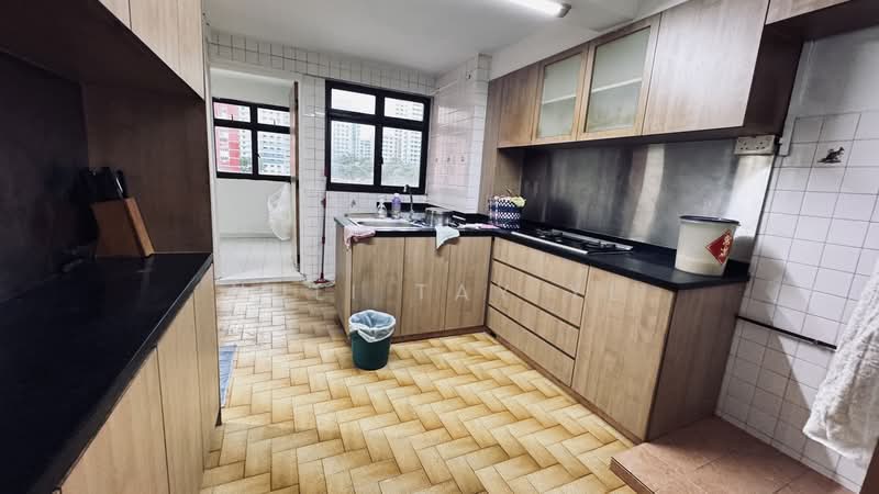 1 Jalan Bukit Merah, 1 Jalan Bukit Merah, 2 Bedrooms, 807 sqft, HDB Flat For Sale, by Yuli Tay YL, 500170863 - Kitchen - PropertyGuru.com.sg