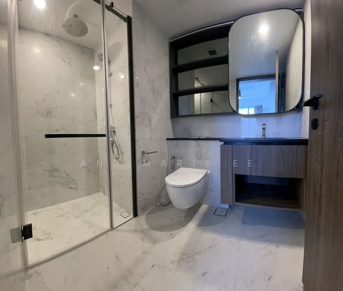 Sceneca Residence, 26 Tanah Merah Kechil Link, 3 Bedrooms, 753 sqft, Condominium For Rent, by Ann Marie Ee, 500170891 - Master Bathroom - PropertyGuru.com.sg