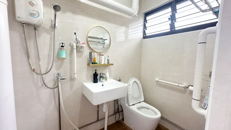418 Choa Chu Kang Avenue 4, 418 Choa Chu Kang Avenue 4, Room Rental, 150 sqft, HDB Flat For Rent, by Geoffrey Lim, 500170896 - Bathroom - PropertyGuru.com.sg