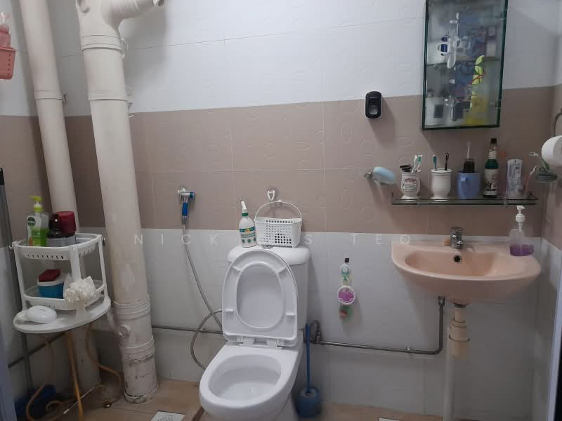 186D Rivervale Drive, 186D Rivervale Drive, 1 Bedroom, 100 sqft, HDB Flat For Rent, by Nick C.S Teo, 500170900 - Bathroom - PropertyGuru.com.sg