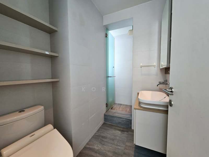 Cote D'Azur, 68 Marine Parade Road, 4 Bedrooms, 2,454 sqft, Condominium For Rent, by Kor ., 500170905 - Bathroom - PropertyGuru.com.sg