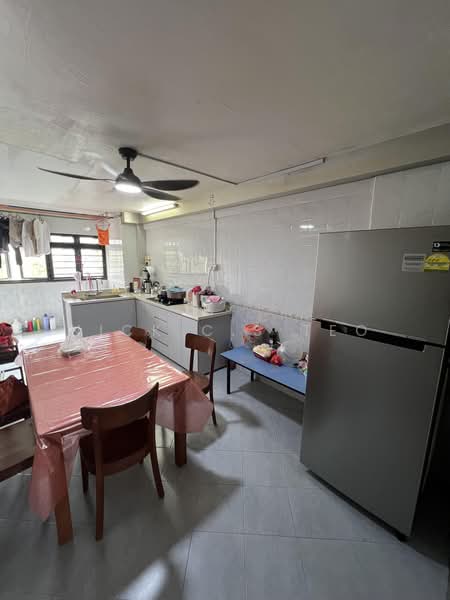 Unblocked Greenery View And Corner Unit!, 305 Clementi Avenue 4, 3 Bedrooms, 991 sqft, HDB Flat For Sale, by Nick C.S Teo, 500170926 - Kitchen - PropertyGuru.com.sg