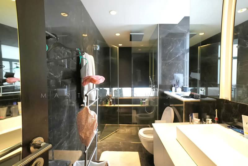 💎 MODERN, UPGRADED HOUSE 黄金地段 🔥Walk to NYPS near MRT 💎, , 5 Bedrooms, 4,898 sqft, Cluster House For Sale, by Martin Goh 吴伟楠, 500170942 - Bathroom - PropertyGuru.com.sg
