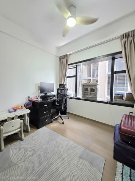 Sceneca Residence, 28 Tanah Merah Kechil Link, 3 Bedrooms, 904 sqft, Condominium For Rent, by Joan Chua, 500170965 - Study - PropertyGuru.com.sg