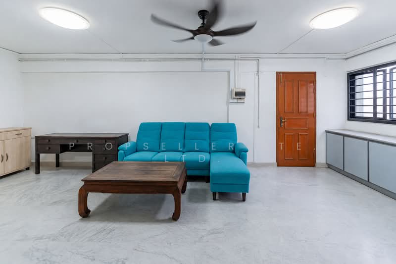 306 Clementi Avenue 4, 306 Clementi Avenue 4, 3 Bedrooms, 990 sqft, HDB Flat For Sale, by ADNIX LIU, 500170971 - Living Room - PropertyGuru.com.sg