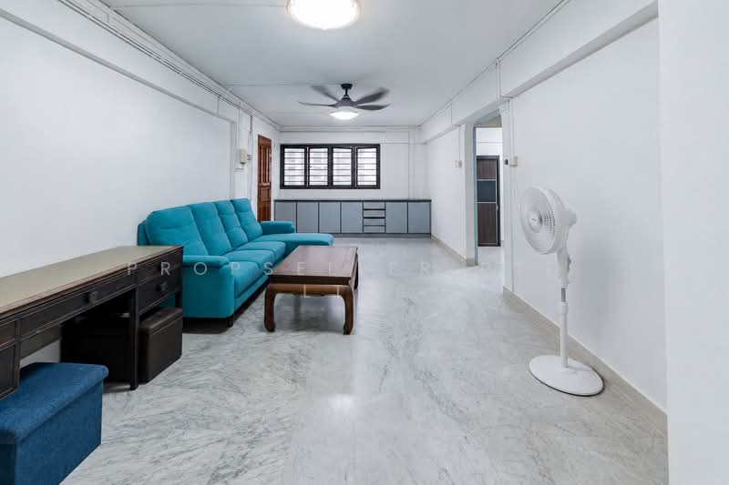 306 Clementi Avenue 4, 306 Clementi Avenue 4, 3 Bedrooms, 990 sqft, HDB Flat For Sale, by ADNIX LIU, 500170971 - Living Room - PropertyGuru.com.sg