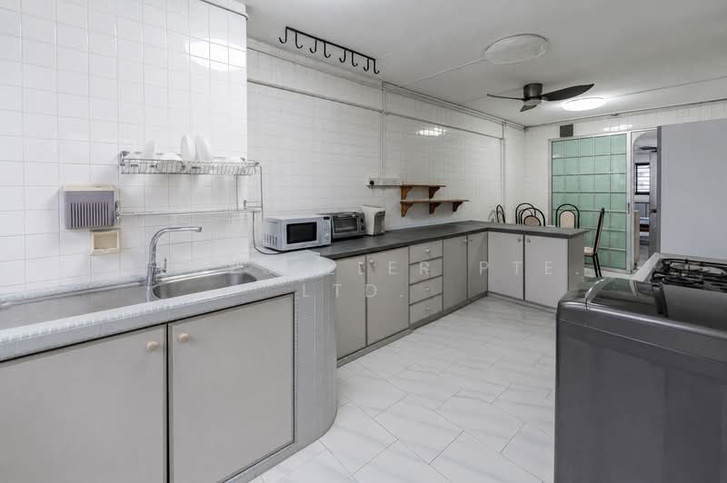 306 Clementi Avenue 4, 306 Clementi Avenue 4, 3 Bedrooms, 990 sqft, HDB Flat For Sale, by ADNIX LIU, 500170971 - Kitchen - PropertyGuru.com.sg