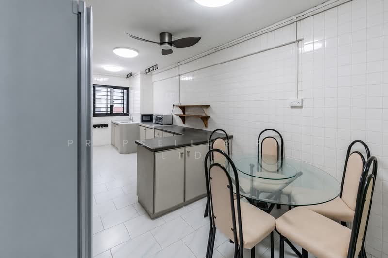 306 Clementi Avenue 4, 306 Clementi Avenue 4, 3 Bedrooms, 990 sqft, HDB Flat For Sale, by ADNIX LIU, 500170971 - Kitchen - PropertyGuru.com.sg