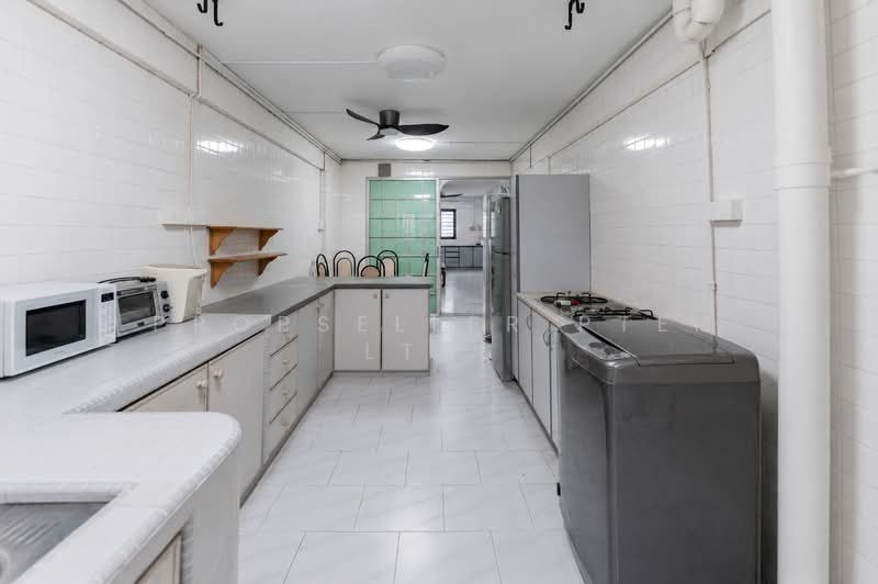 306 Clementi Avenue 4, 306 Clementi Avenue 4, 3 Bedrooms, 990 sqft, HDB Flat For Sale, by ADNIX LIU, 500170971 - Kitchen - PropertyGuru.com.sg
