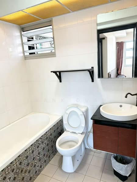 312C Clementi Avenue 4, 312C Clementi Avenue 4, 3 Bedrooms, 1,001 sqft, HDB Flat For Sale, by Frank Duan, 500170973 - Bathroom - PropertyGuru.com.sg
