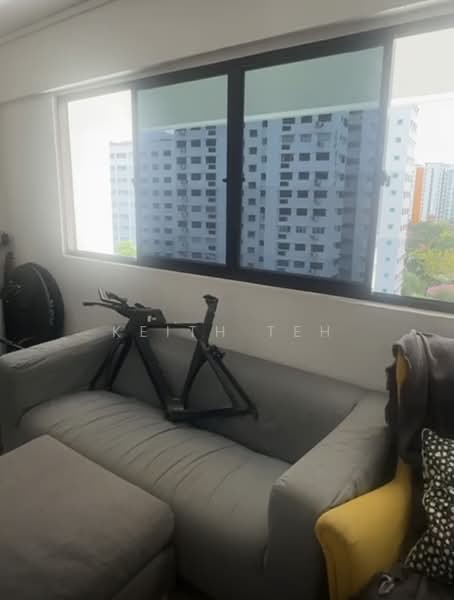 693 Hougang Street 61, 693 Hougang Street 61, 3 Bedrooms, 910 sqft, HDB Flat For Sale, by Keith Teh, 500170983 - Living Room - PropertyGuru.com.sg
