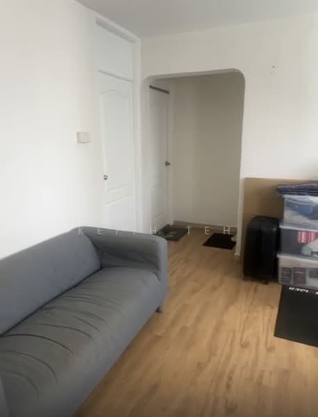 693 Hougang Street 61, 693 Hougang Street 61, 3 Bedrooms, 910 sqft, HDB Flat For Sale, by Keith Teh, 500170983 - Living Room - PropertyGuru.com.sg