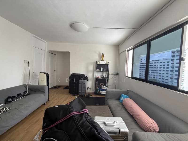 693 Hougang Street 61, 693 Hougang Street 61, 3 Bedrooms, 910 sqft, HDB Flat For Sale, by Keith Teh, 500170983 - Living Room - PropertyGuru.com.sg