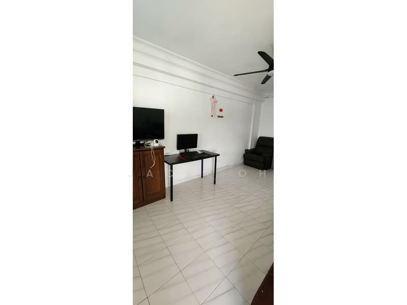 228 Yishun Street 21, 228 Yishun Street 21, 2 Bedrooms, 721 sqft, HDB Flat For Sale, by Jacky Oh, 500170992 - Living Room - PropertyGuru.com.sg