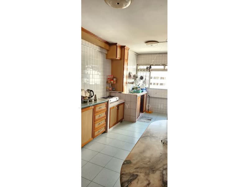 228 Yishun Street 21, 228 Yishun Street 21, 2 Bedrooms, 721 sqft, HDB Flat For Sale, by Jacky Oh, 500170992 - Kitchen - PropertyGuru.com.sg