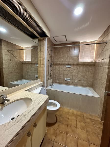 The Claymore, 25 Claymore Road, 3 Bedrooms, 2,680 sqft, Condominium For Sale, by Jovina Lau, 500170994 - Bathroom - PropertyGuru.com.sg