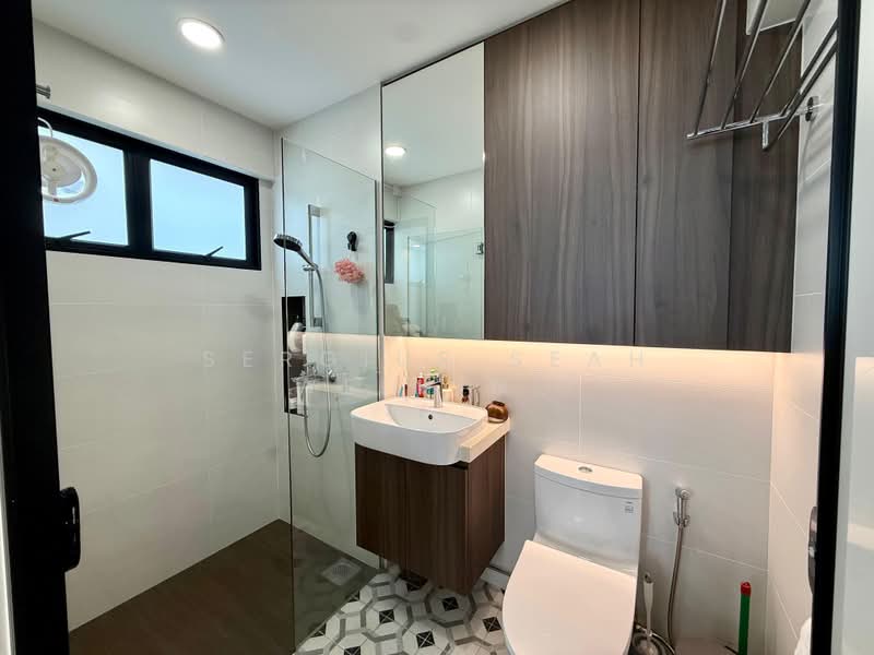 158 Bishan Street 13, 158 Bishan Street 13, 3 Bedrooms, 1,367 sqft, HDB Flat For Sale, by Sergius Seah Weiming, 500171020 - Master Bathroom - PropertyGuru.com.sg