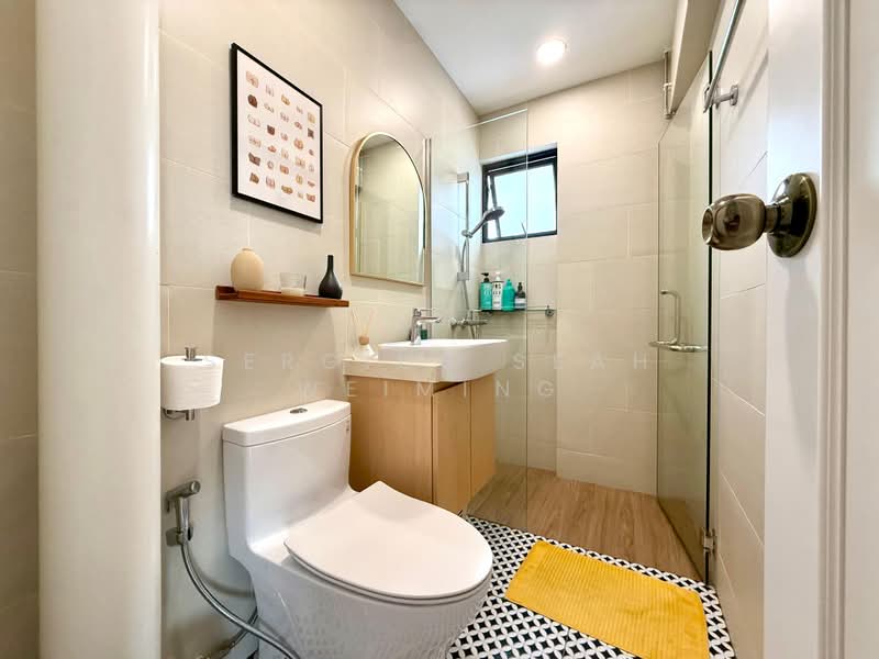 158 Bishan Street 13, 158 Bishan Street 13, 3 Bedrooms, 1,367 sqft, HDB Flat For Sale, by Sergius Seah Weiming, 500171020 - Common Bathroom - PropertyGuru.com.sg