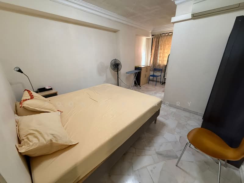 363 Hougang Avenue 5, 363 Hougang Avenue 5, 2 Bedrooms, 1,000 sqft, HDB Flat For Rent, by Poon H K Barry, 500171021 - Bedroom - PropertyGuru.com.sg
