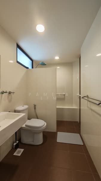 Cashew Heights, 99 Cashew Road, Room Rental, 120 sqft, Condominium For Rent, by Pamela Lim, 500171022 - Bathroom - PropertyGuru.com.sg