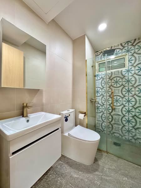 St. Patrick's Green, 49 St. Patrick's Road, 2 Bedrooms, 807 sqft, Condominium For Sale, by Terence Tee (郑志翔), 500171023 - Bathroom - PropertyGuru.com.sg