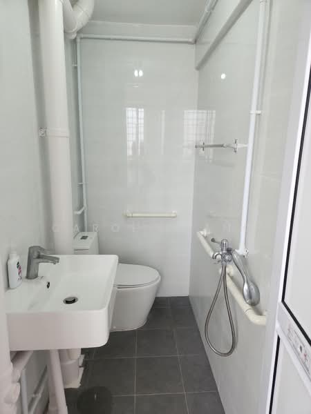 72 Circuit Road, 72 Circuit Road, 1 Bedroom, 484 sqft, HDB Flat For Sale, by Carol Zhang, 500171025 - Bathroom - PropertyGuru.com.sg